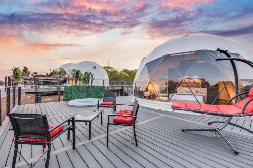 Accessible Luxury Glamping Texas: 10 Best Stays 2026 15 Udoscape Eco-Glamping Resorts, Lago Vista