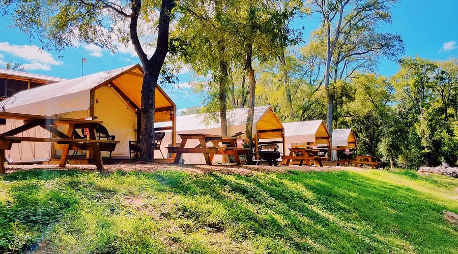 Accessible Luxury Glamping Texas: 10 Best Stays 2026 21 Son's Blue River Camp, Kingsbury