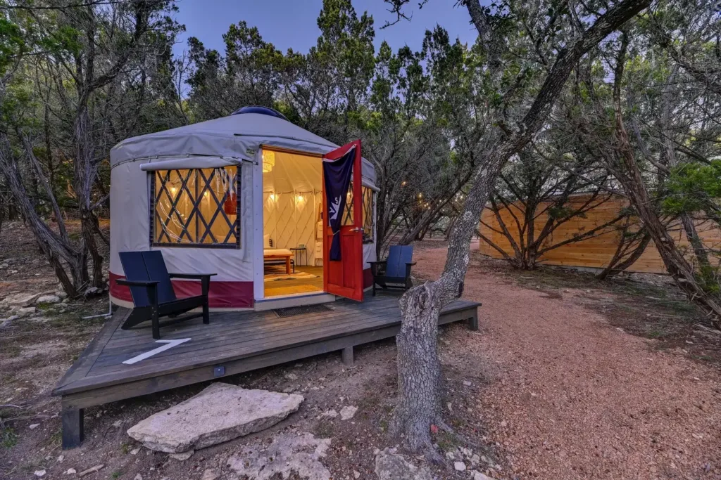 Glamping in Texas for Couples 2026: 15 Best Romantic Stays 24 Lucky Arrow Retreat, Dripping Springs