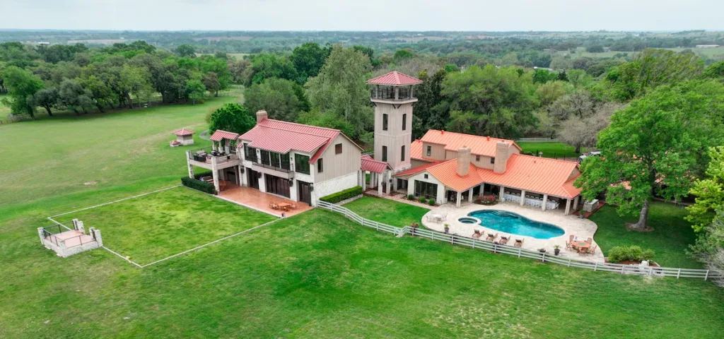 10 Romantic Weekend Getaways Near Houston (Owner Picks) 24 PermaVista Ranch: Private Luxury Countryside Retreat in Brenham