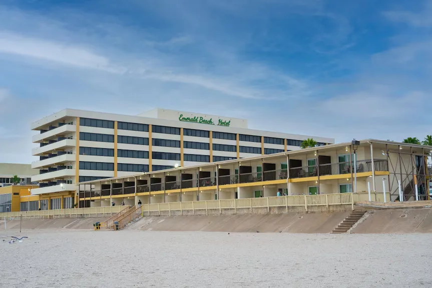 Romantic Weekend Getaways Near Fort Worth: 10 Best 2026 19 Emerald Beach Hotel