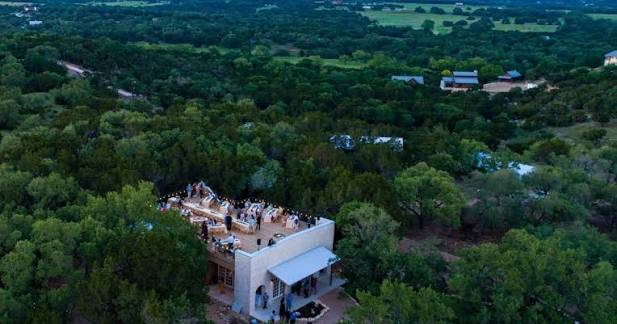 10 Dreamy Romantic Weekend Getaways Near San Marcos (2026 Love Guide) 10 Lucky Arrow Retreat: Upscale Cabins Among the Oaks