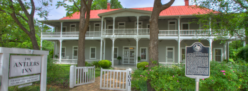 Best Couples Retreats in Texas: 15 Romantic Stays 2026 24 image 100 Spoon Mountain Glamping