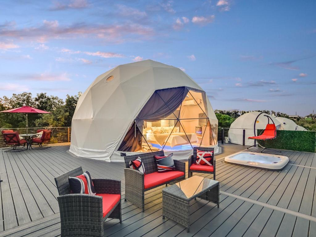 Luxury Glamping With Private Pools in Texas: 10 Best 2026 11 image 113 Spoon Mountain Glamping