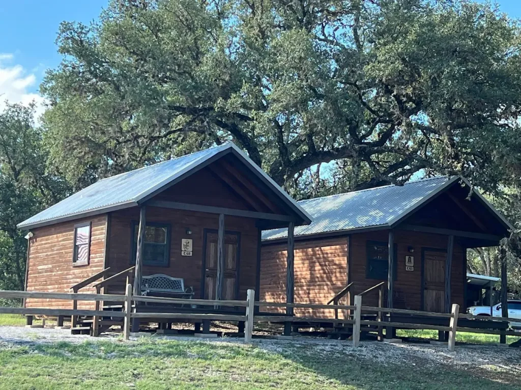 15 Best Vacation Spots in Texas for Couples (2026 Guide) 9 Where to Stay: Flying L Ranch Resort