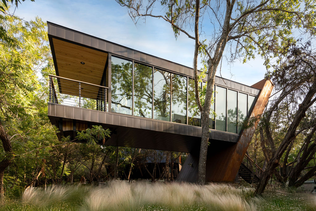 Romantic Weekend Getaways Near DFW: Ultimate 2026 Guide 7 Stay Onera Fredericksburg: Luxury Hill Country Treehouse Stays
