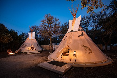 Hot Tub Glamping in Texas: 10 Best Stays, Ultimate 2026 Guide 11 image 139 Spoon Mountain Glamping