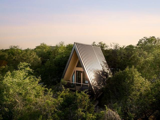 Anniversary Getaways Near Austin: 10 Best Secret Spots 2026 6 Stay Onera: A Treehouse Resort in Texas Wine Country