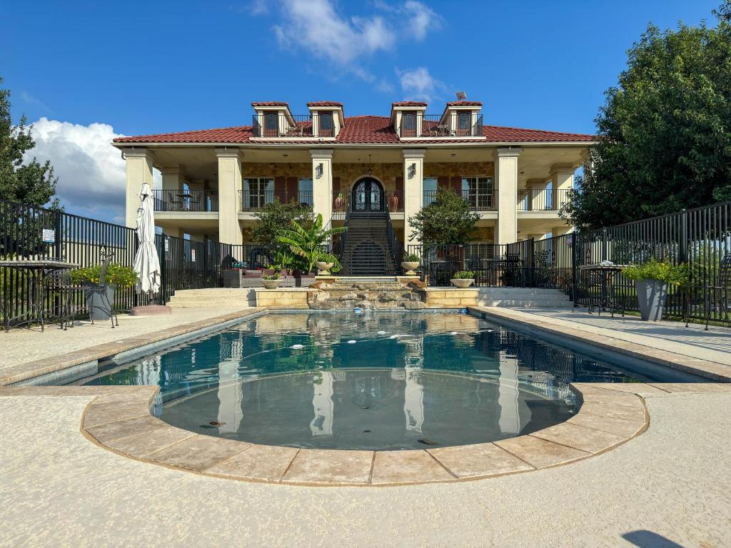 Anniversary Getaways Near Austin: 10 Best Secret Spots 2026 18 Bliss On The River: A Riverside Bed and Breakfast on the Llano River