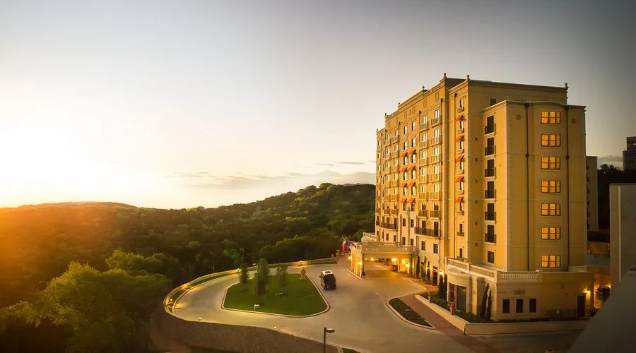 Where to Stay in Texas for an Anniversary: 7 Secluded 2026 Picks 7 Hotel Viata, Austin: Hill Country Views Without Leaving the Metro