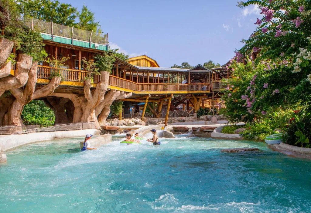 Best Romantic Stay: The Resort at Schlitterbahn