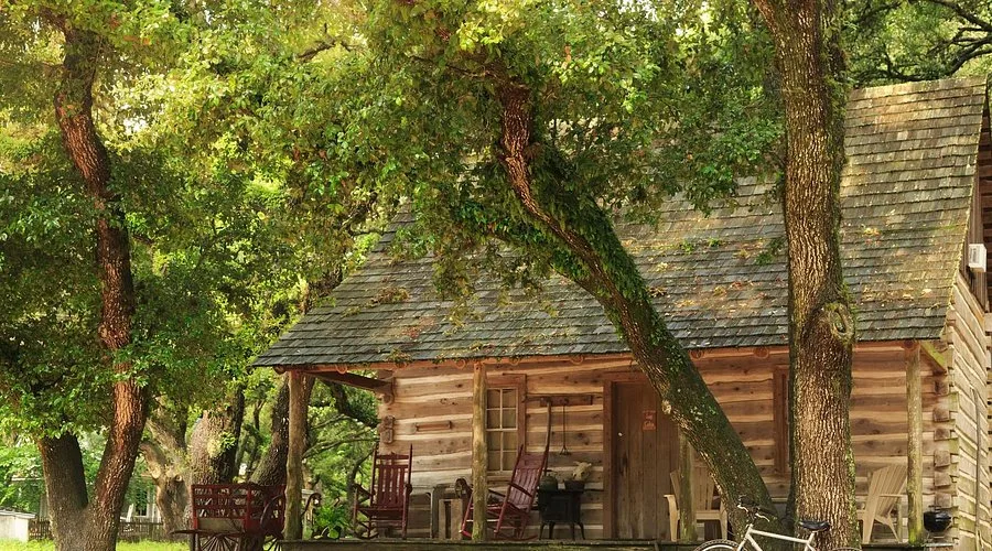 BlissWood Bed and Breakfast, Near Houston